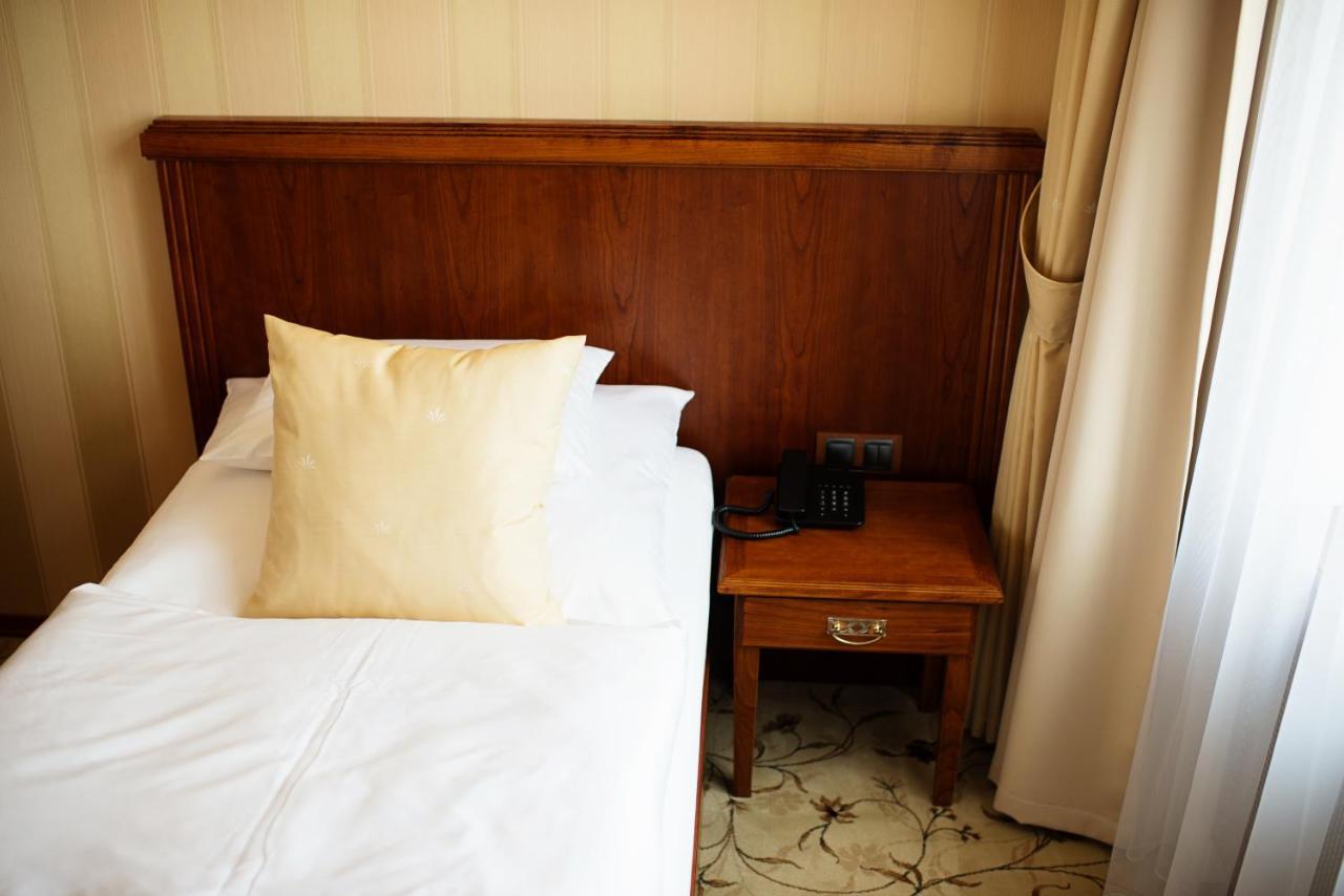 Hotel Slavie Pelhřimov Екстериор снимка