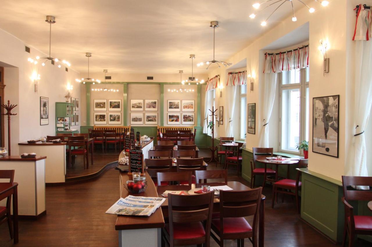 Hotel Slavie Pelhřimov Екстериор снимка